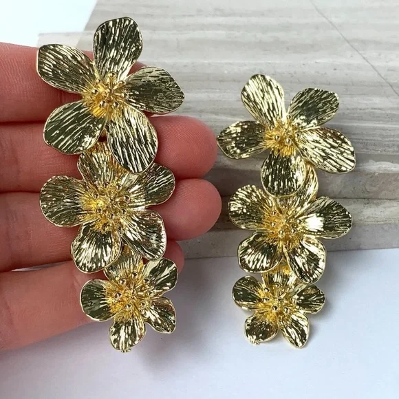 NEW Anthropologie Shashi "Botanique" Flower Design Gold Drop Earrings - Picture 6 of 15